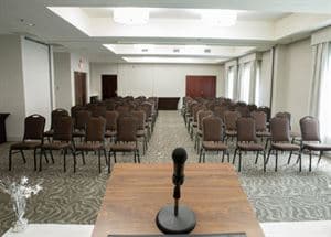 Holiday Inn Hotel & Suites Raleigh-Cary (I-40 @Walnut St)