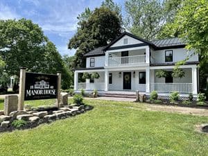 1840 Manor House