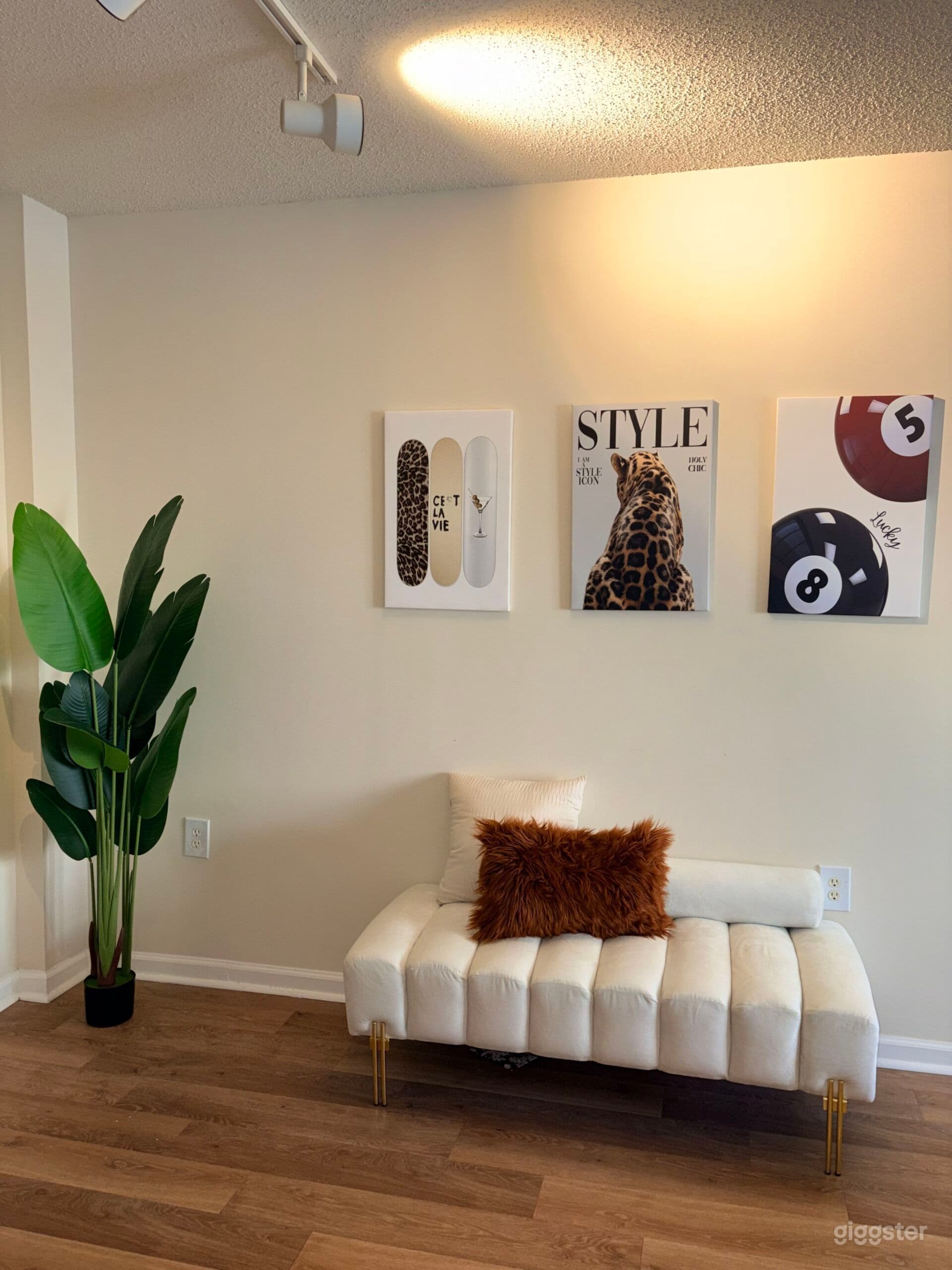 Podcast & Creative Content 1Bdrm Space for Creatives