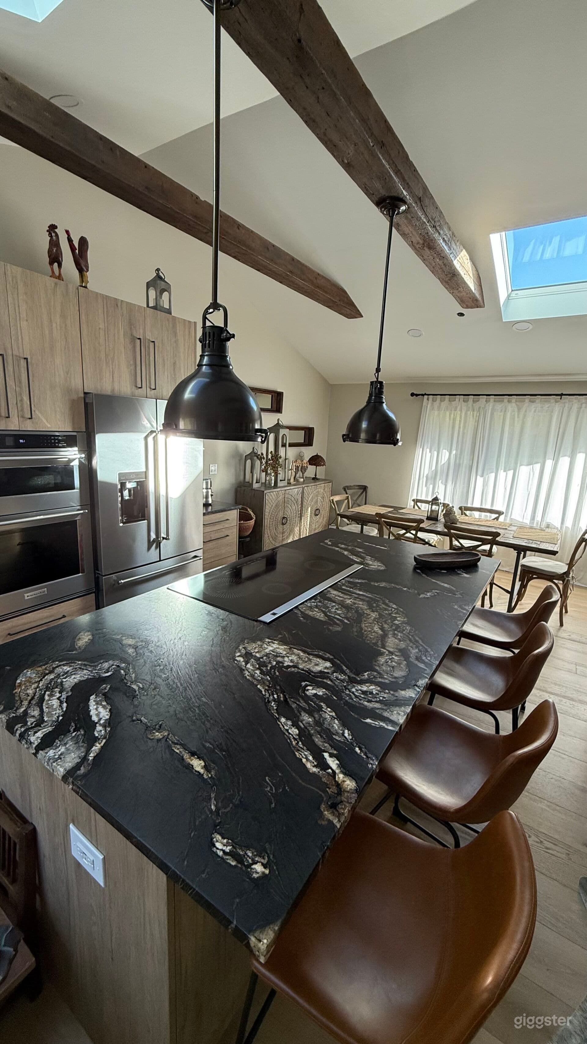 Bright, Stylish Space Near It All