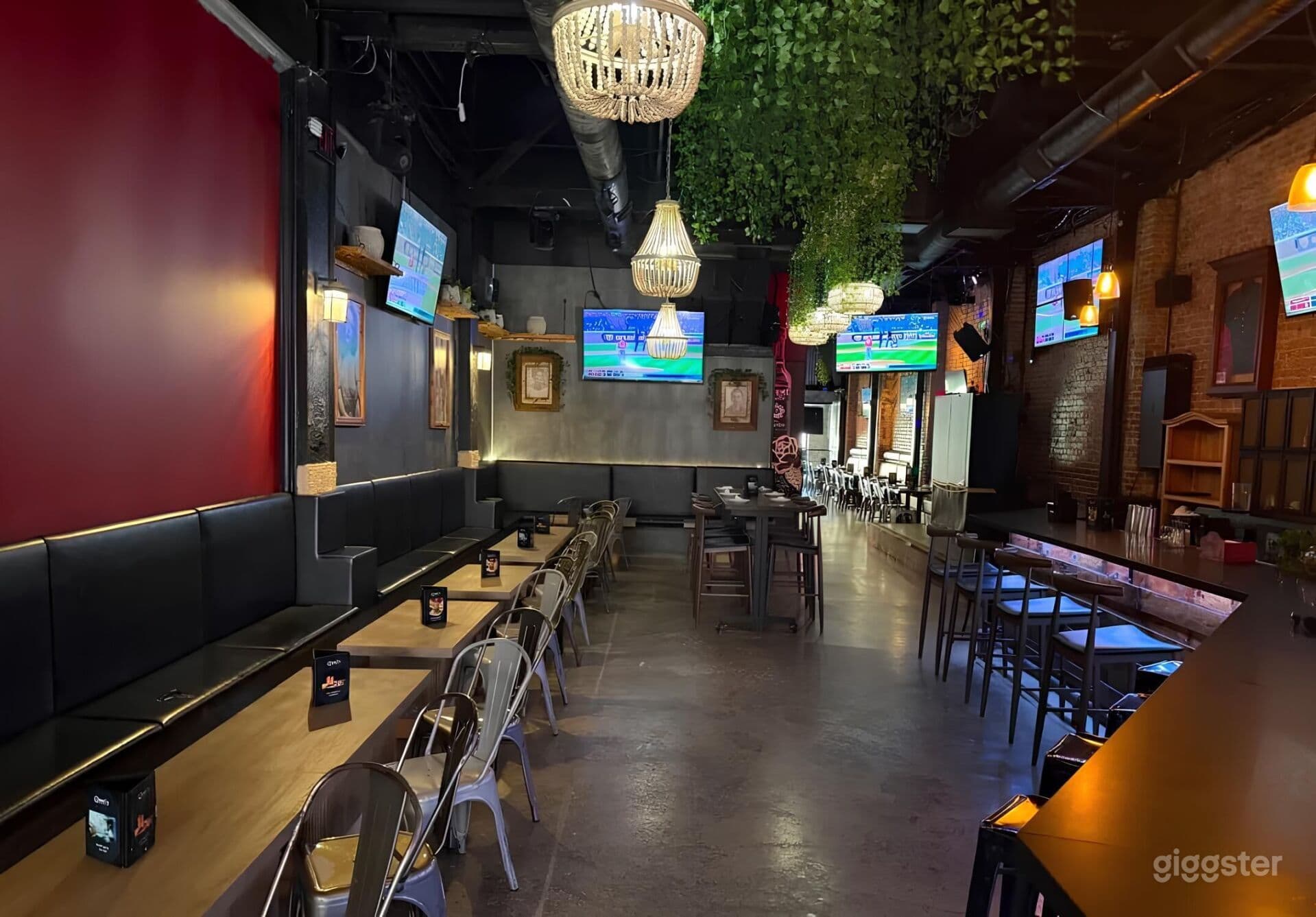 Downtown Fullerton Restaurant and Lounge